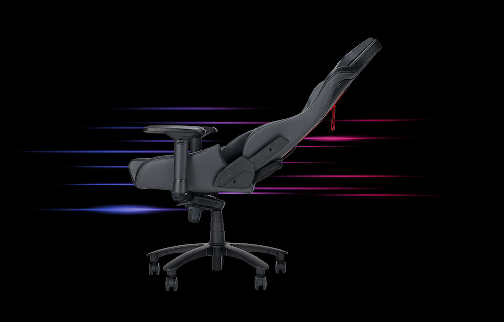 ROG Chariot X Core Gaming-Stuhl gleitend in Bewegung - Seitenansicht